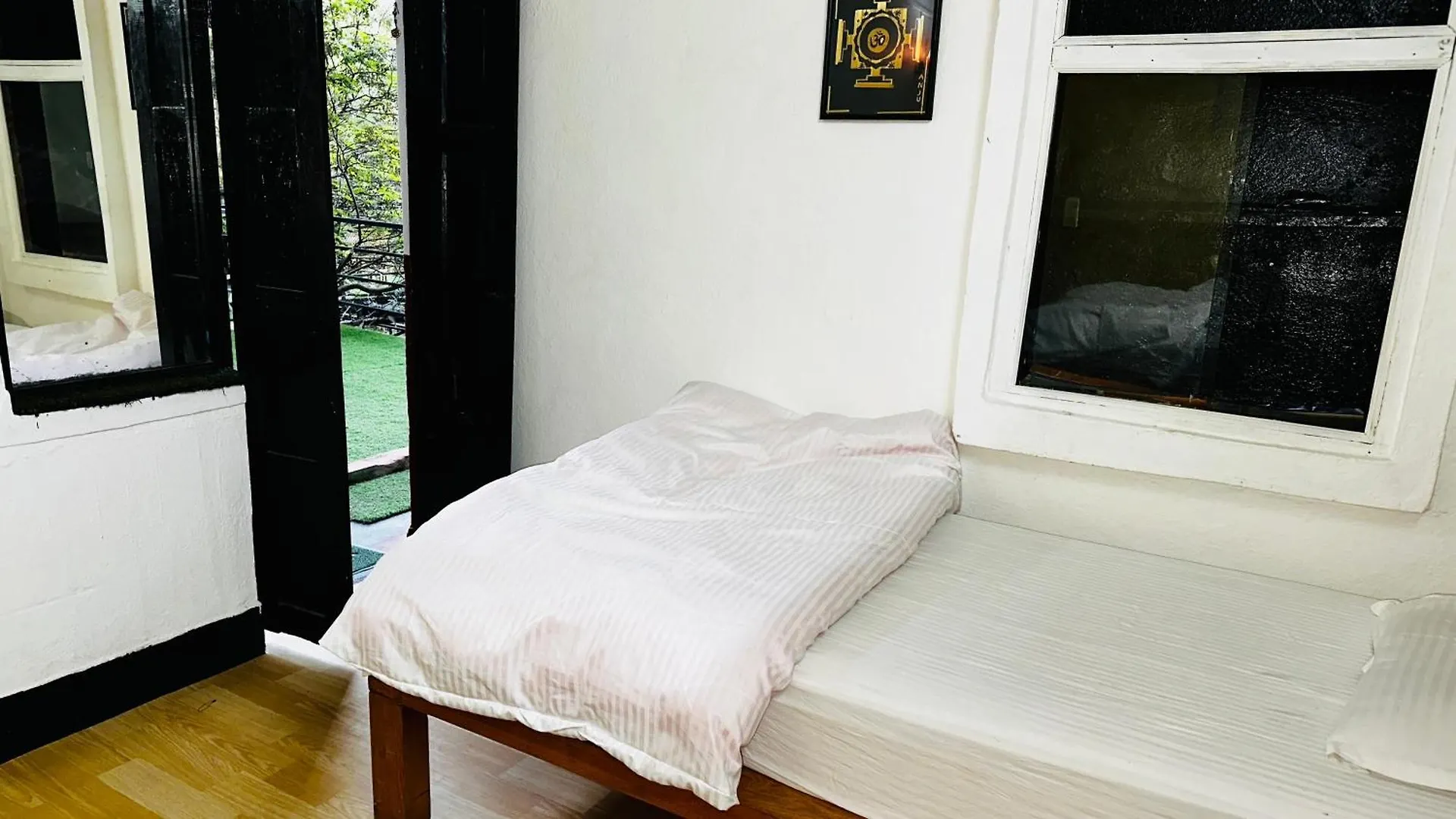 Bed & Breakfast Institute Of Natural Medicine , Yoga & Therapy Home Káthmándú