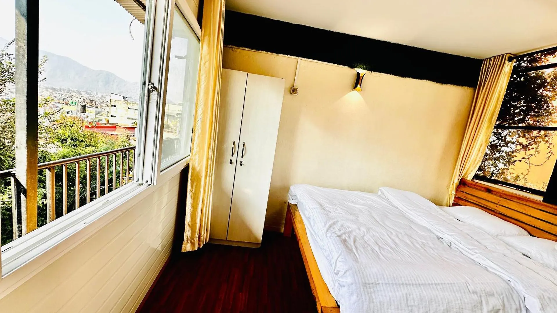 Institute Of Natural Medicine , Yoga & Therapy Home Kathmandu Bed & Breakfast